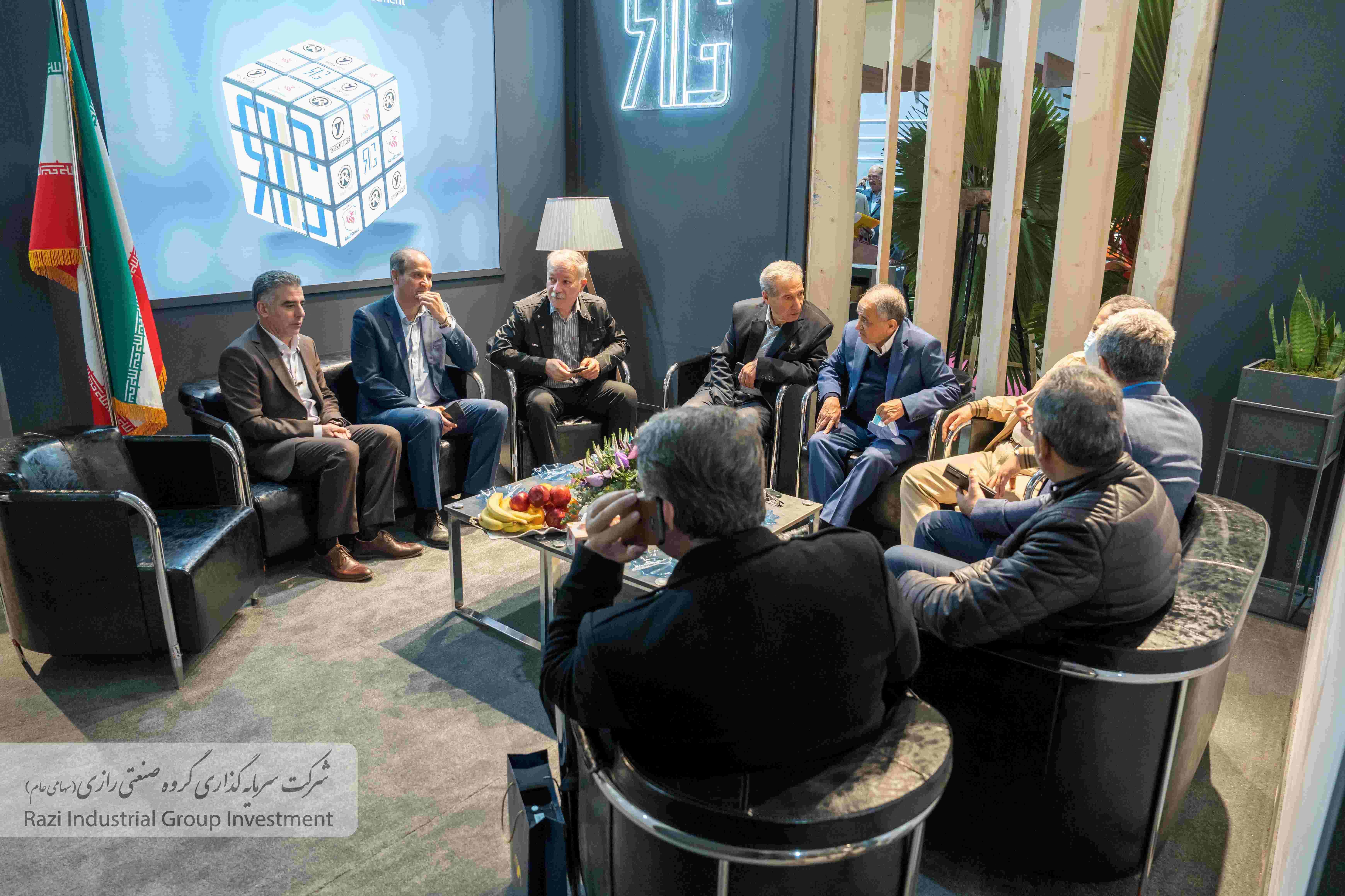 جلسه مدیرعامل با مدیرگروه صنعتی رازی